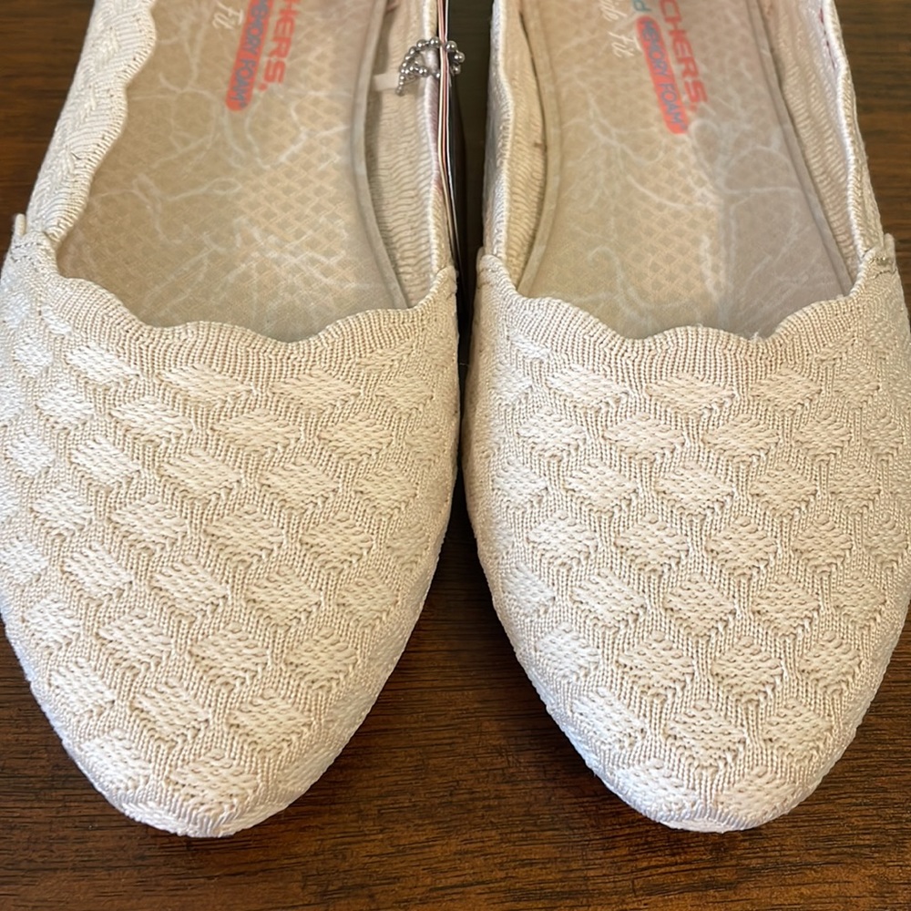 Skechers memory foam Air-cooled  Cloe  honey comb.  Women’s 7 wide. - Picture 7 of 9